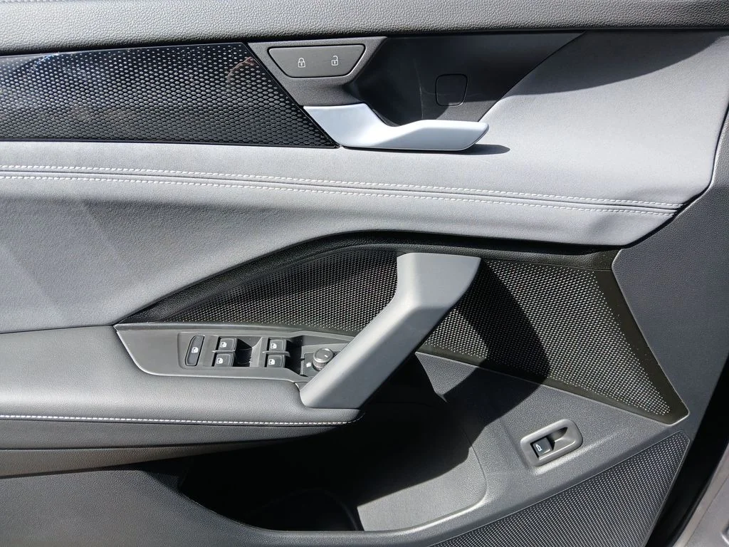New 2026 Silver Volkswagen 2.0T SE image 11