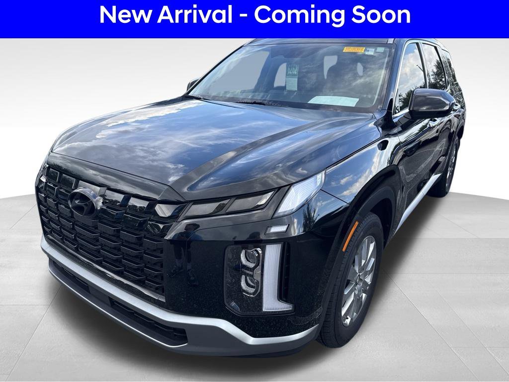 Certified Used 2025 Black Hyundai SEL image 1