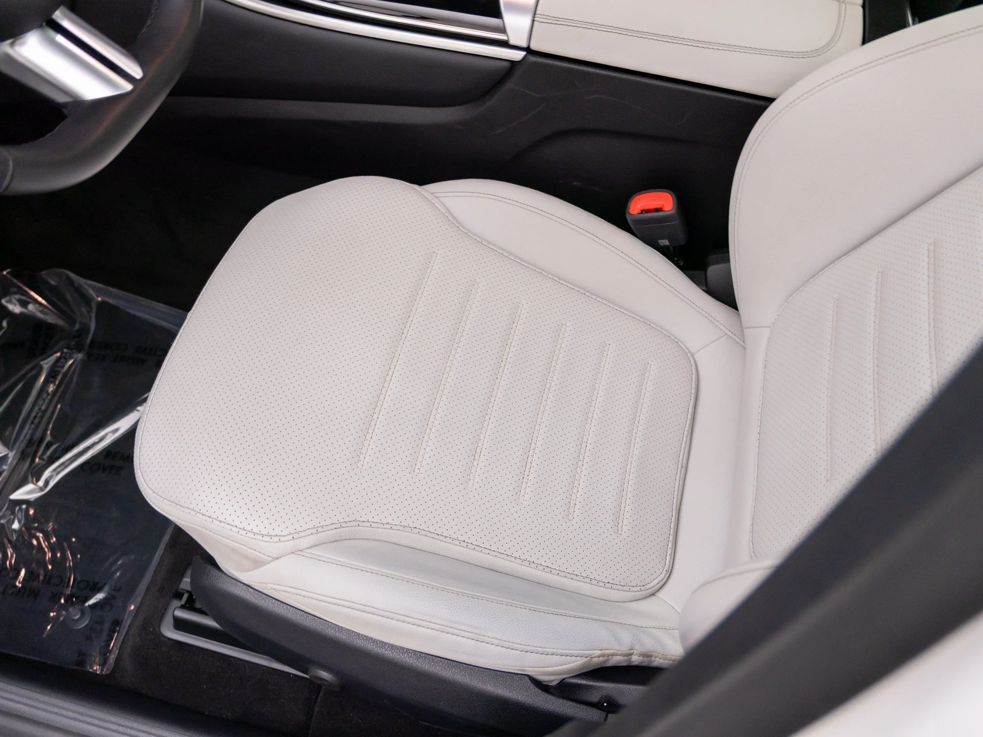 Used 2023 White Mercedes-Benz GLC 300 image 15