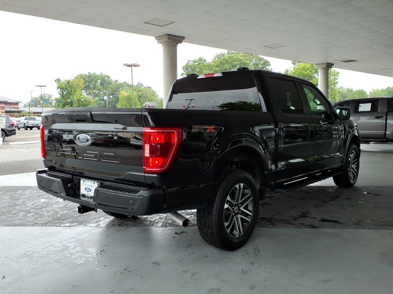 Used 2023 Agate Black Metallic Ford XL image 2