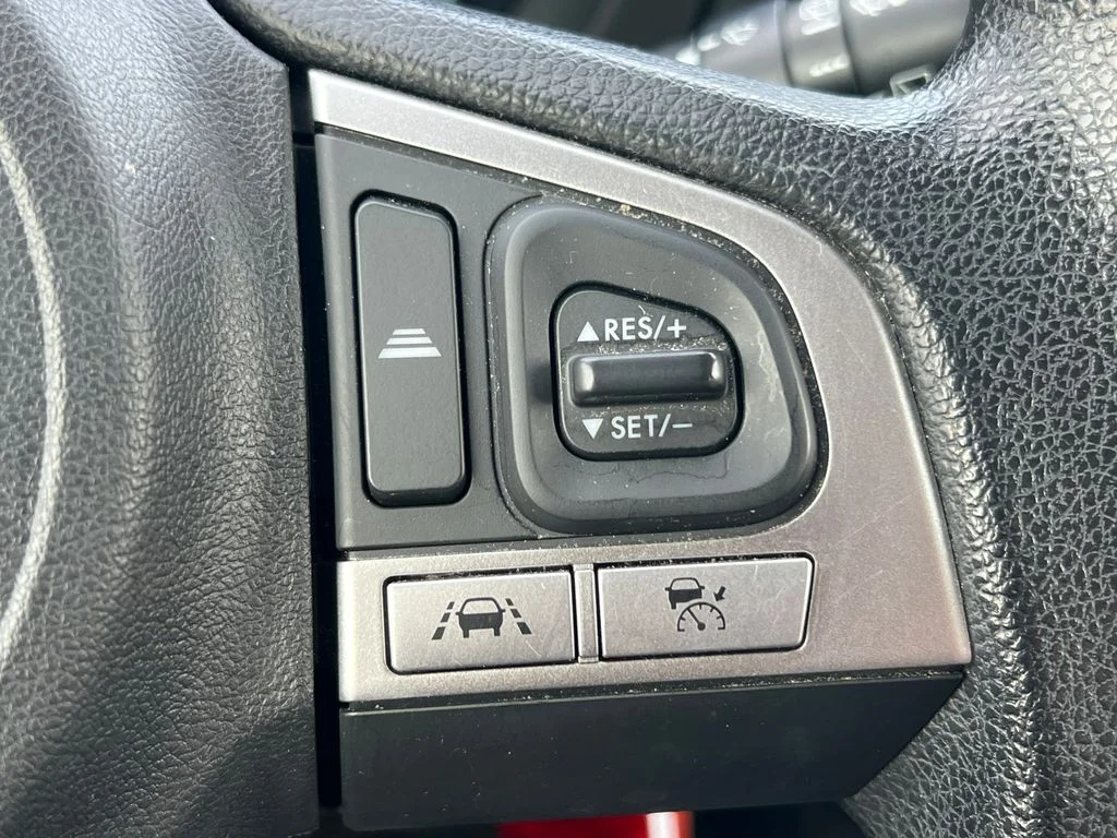 Used 2018 Blue Subaru 2.5i Premium image 21