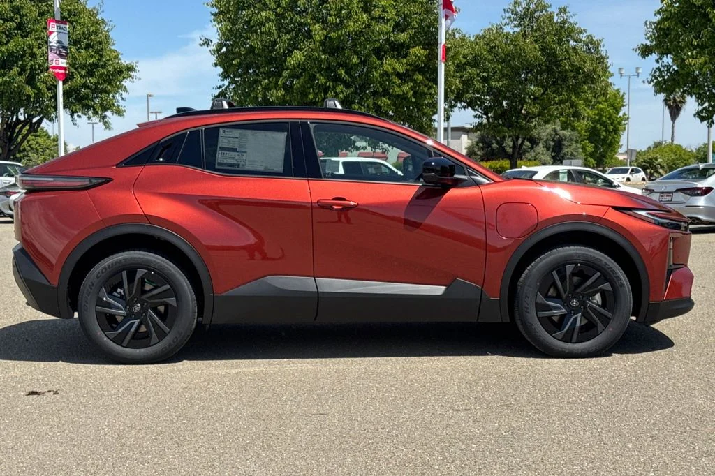 New 2026 Tandoori Toyota  SE image 4