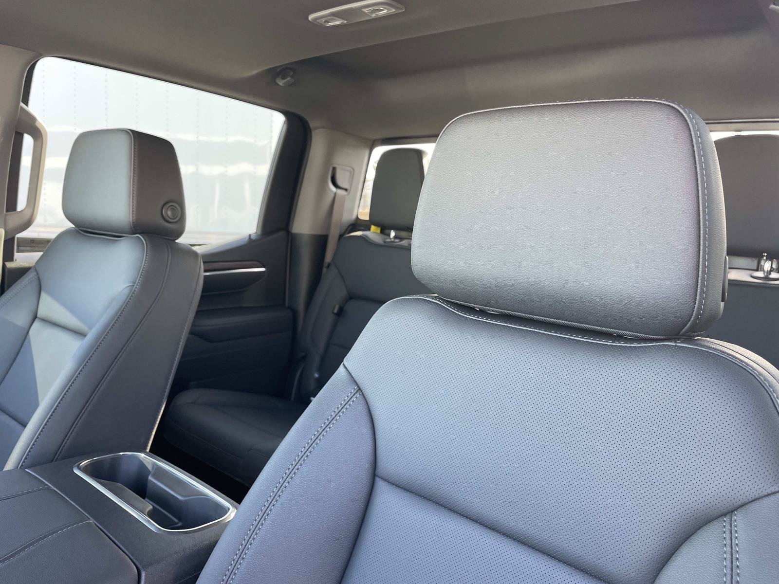 2026 GMC Sierra 1500 SLT - Photo 23