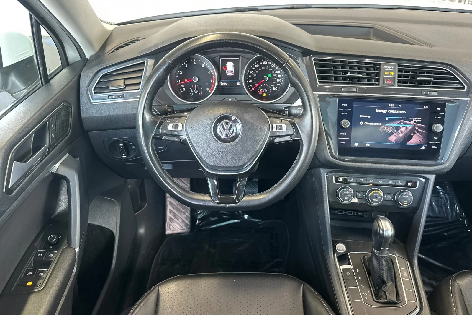 Used 2018 WHITE Volkswagen SEL image 13