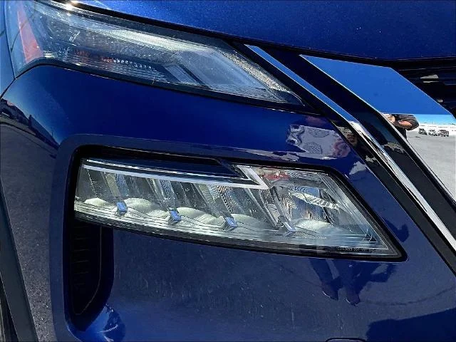 Used 2023 Caspian Blue Nissan  image 37