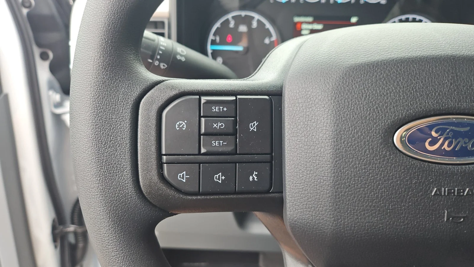 New 2026 Oxford White Ford XL 4WD image 11