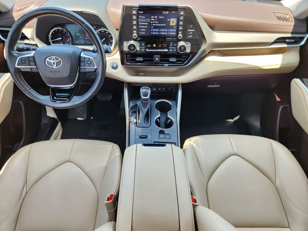 Used 2021 Opulent Amber Toyota XLE image 26