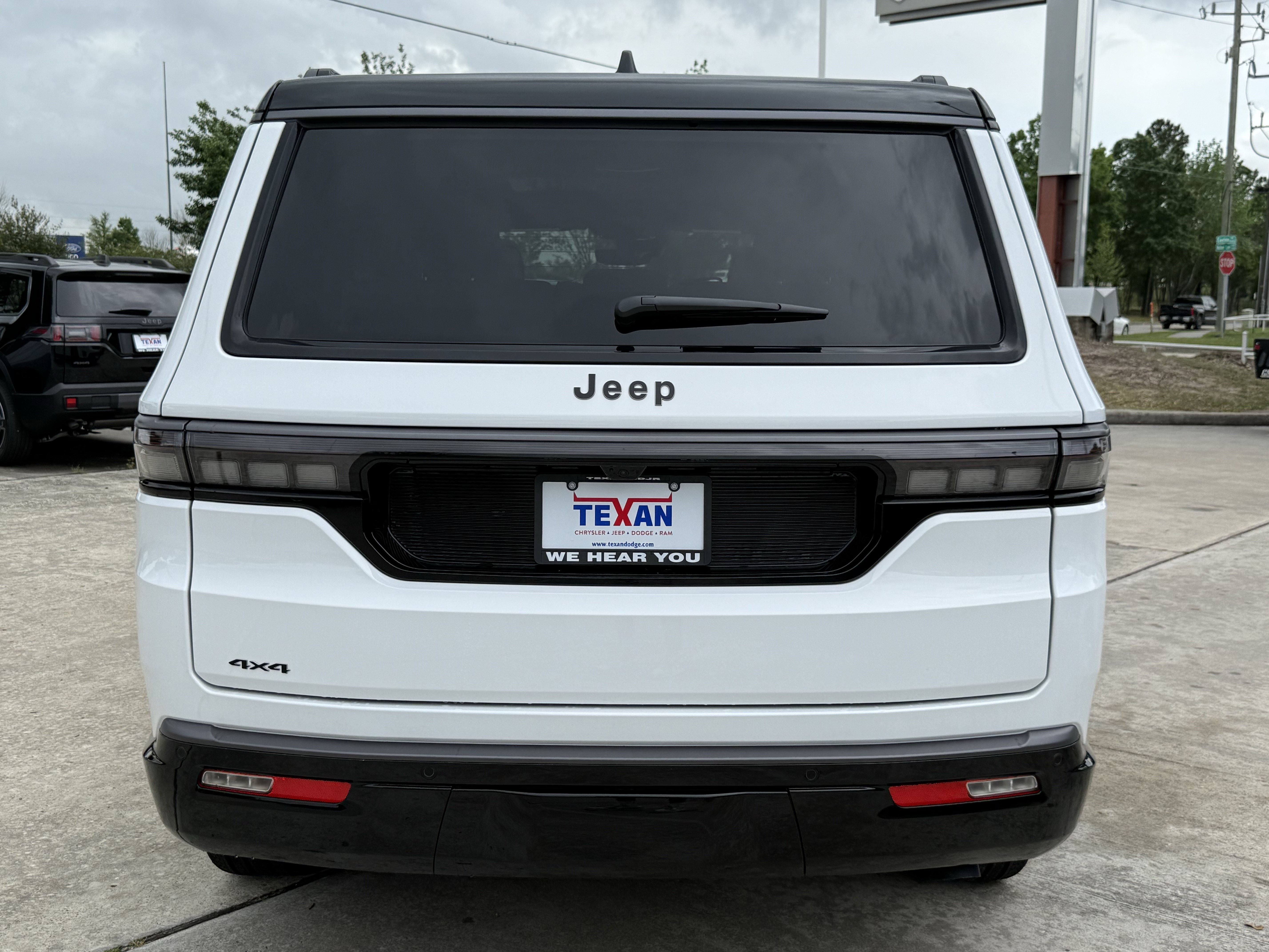 New 2026 Bright White Clearcoat Jeep Summit Obsidian image 5