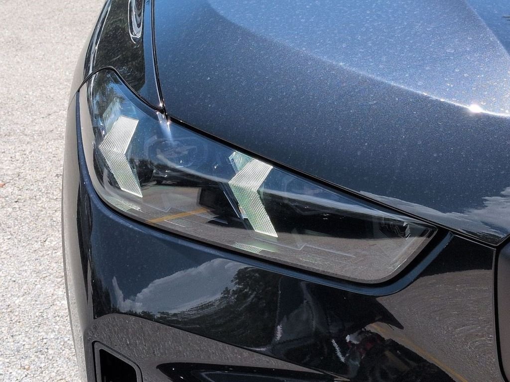 New 2026 Black Sapphire Metallic BMW M60i image 10