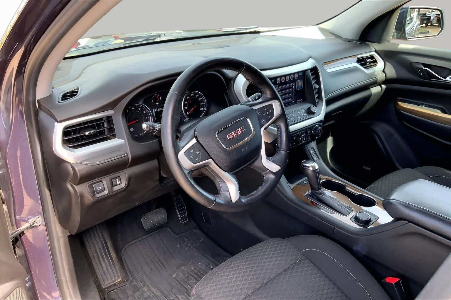 Used 2019 BLUE STEEL METALLIC GMC SLE image 17