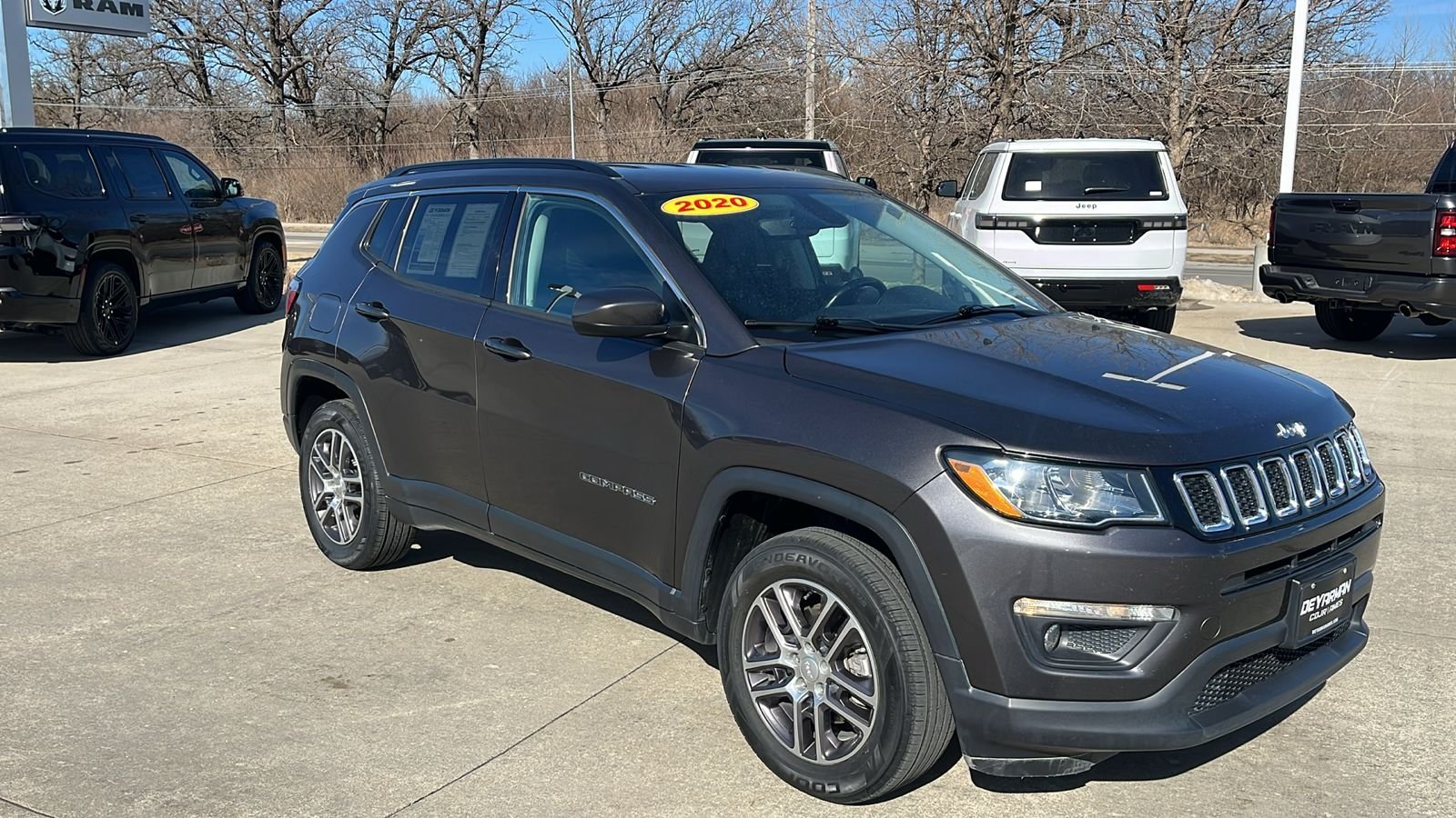 Used 2020 Jeep Compass Latitude with VIN 3C4NJDBB9LT161298 for sale in Knoxville, IA