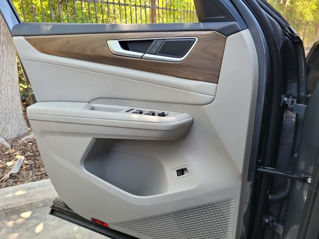 New 2025 Gray Volkswagen 2.0T SE w/Technology image 25