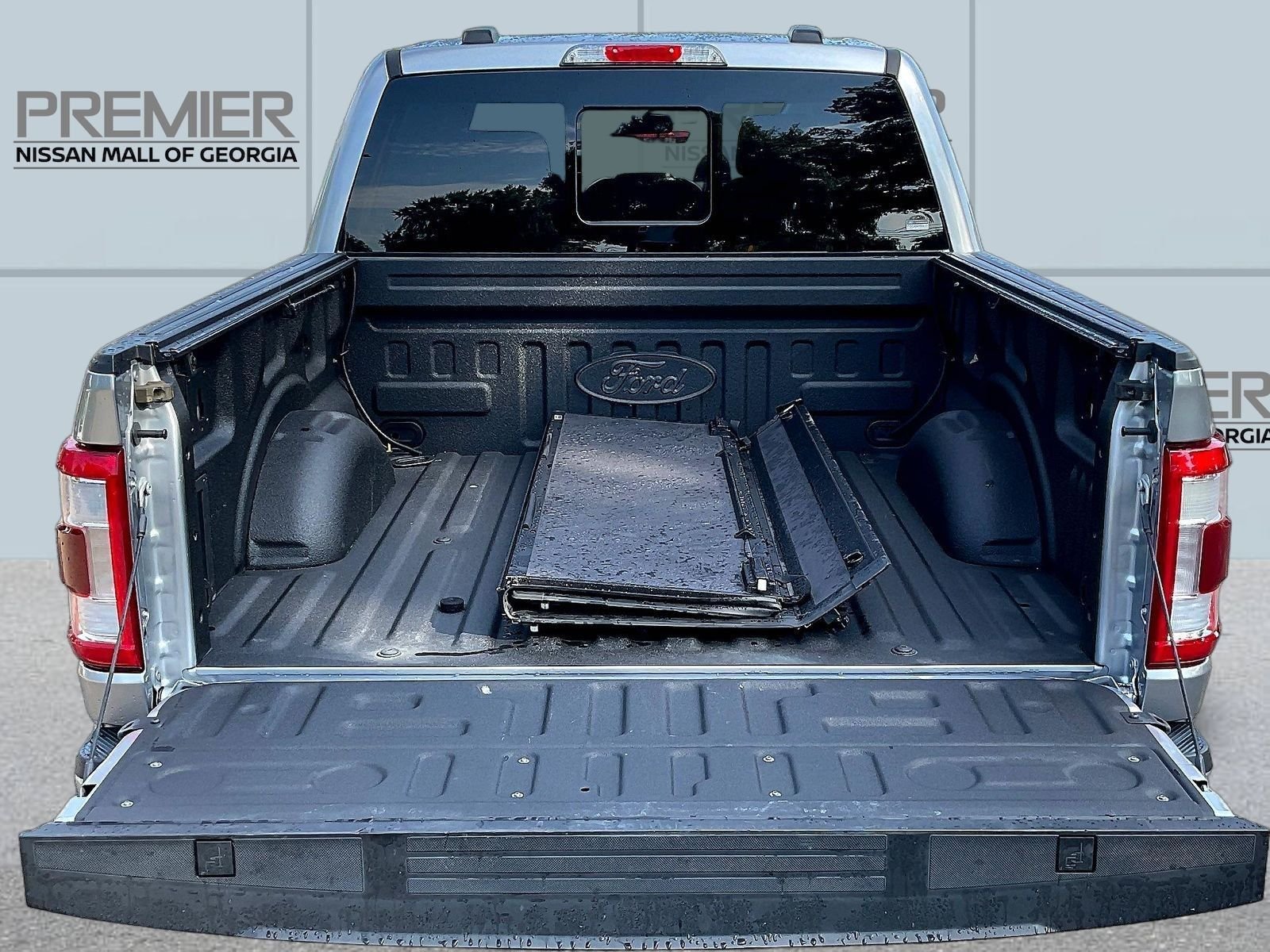 Used 2022 Silver Ford Lariat image 9