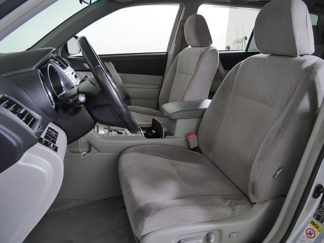 Used 2009 Silver Toyota Sport image 20