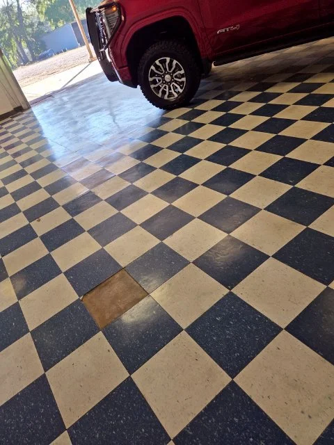 Used 2023 VOLCANIC RED TINTCOAT GMC AT4 image 5