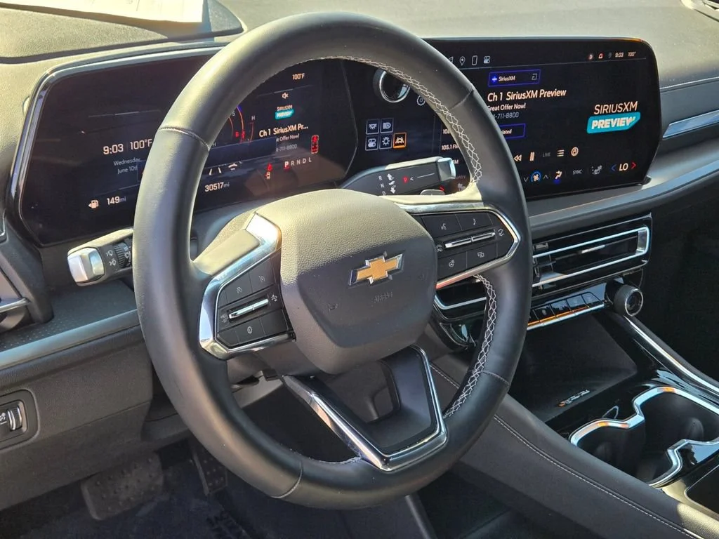 Used 2025 Summit White Chevrolet LT image 19