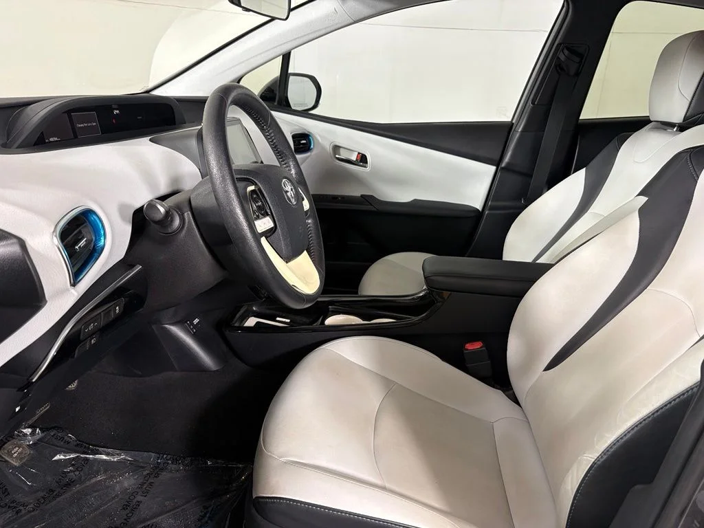 Used 2018 Gray Toyota Premium image 21