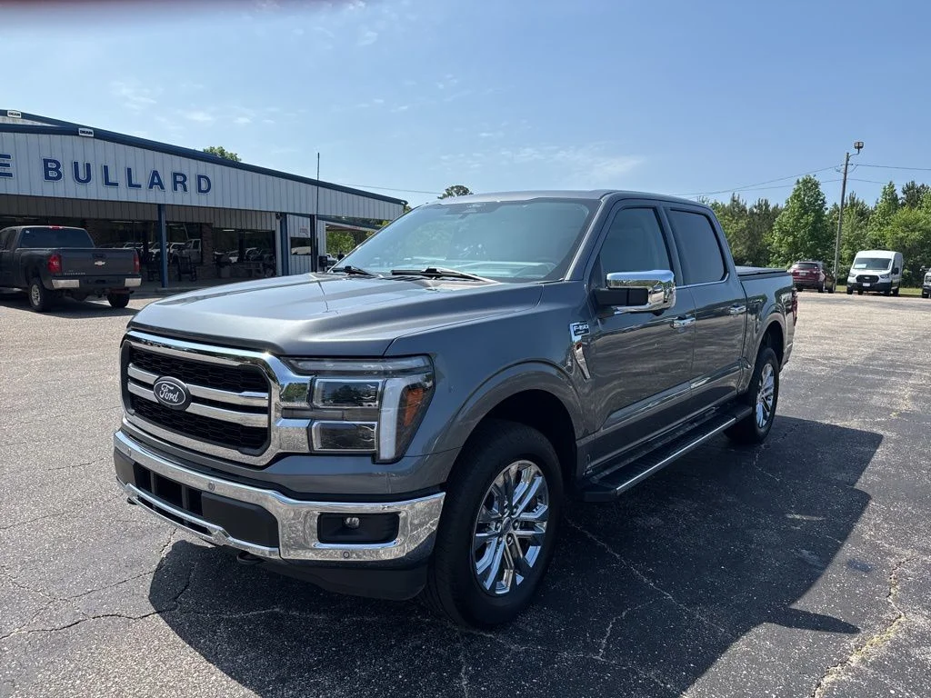 Used 2025 Gray Ford Lariat image 19