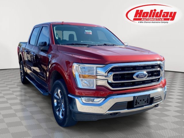 Used 2023 Hot Pepper Red Tinted Clearcoat Ford XLT image 1