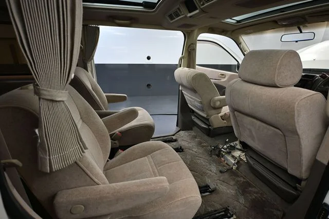 Used 1999 White Toyota Limited image 29