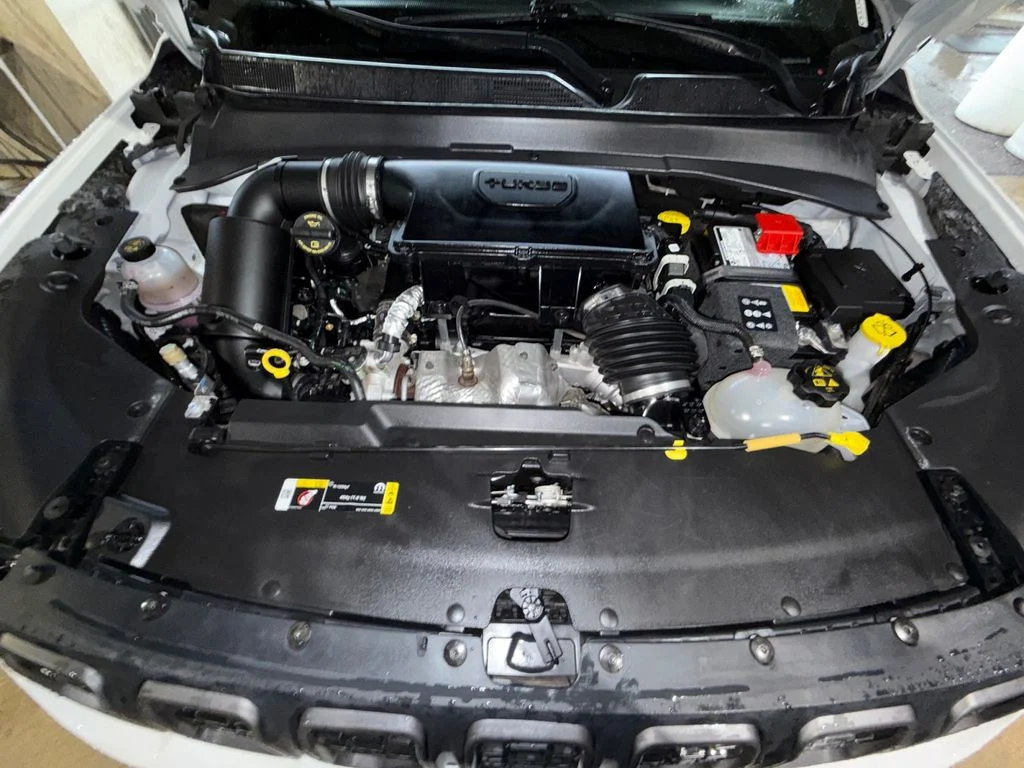 Used 2025 White Jeep Trailhawk image 20
