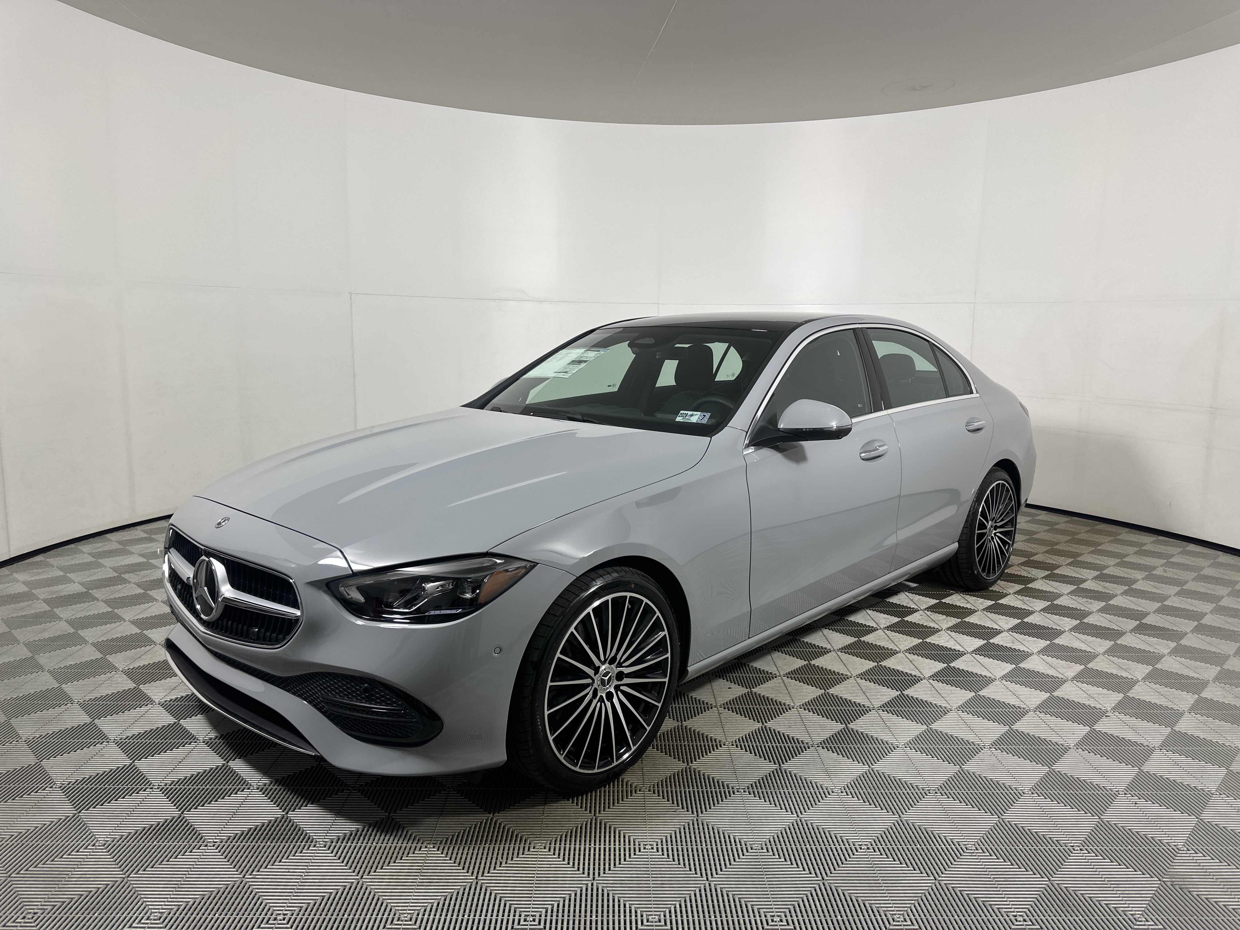 New 2026 MANUFAKTUR Alpine Grey Mercedes-Benz C 300 image 3