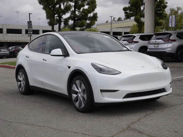 2023 Tesla Model Y Long Range
