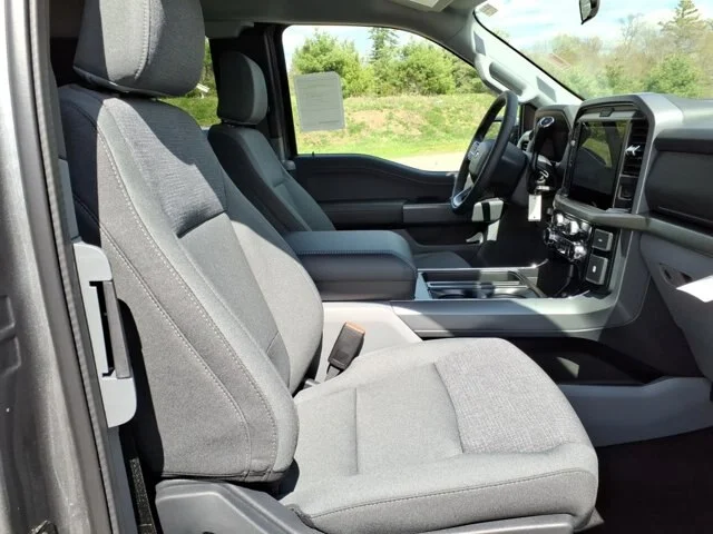 New 2026 Carbonized Gray Metallic Ford XLT image 31