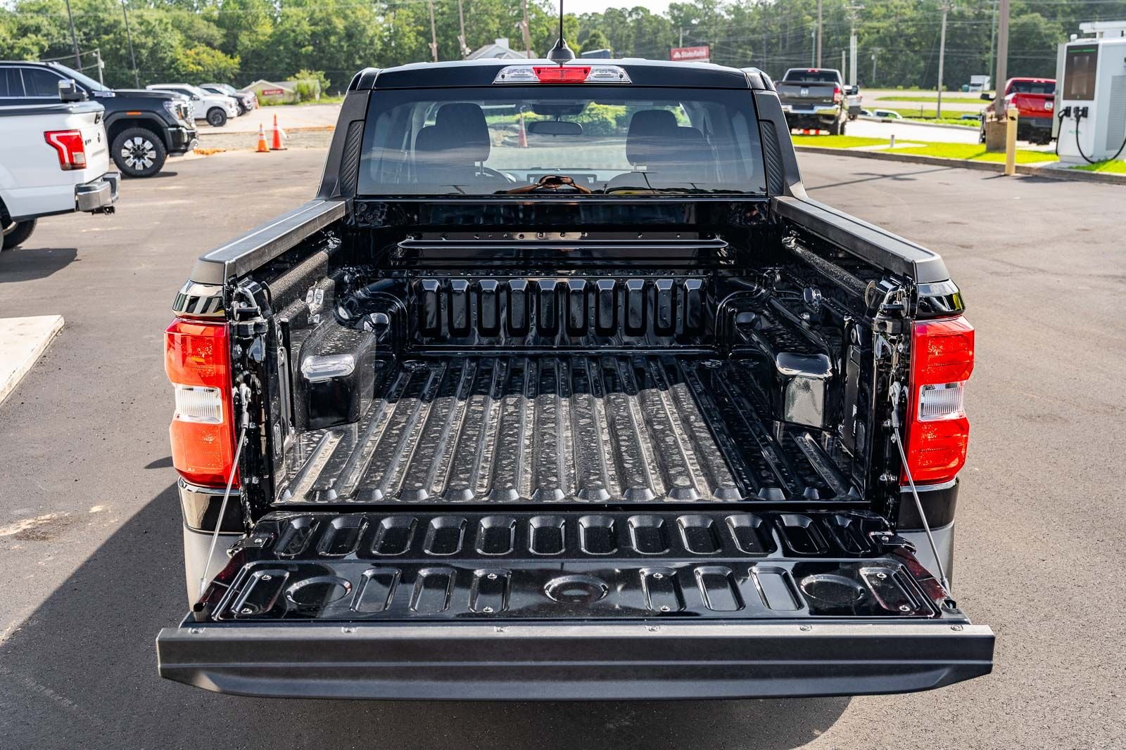 New 2026 Shadow Black Ford XLT image 11