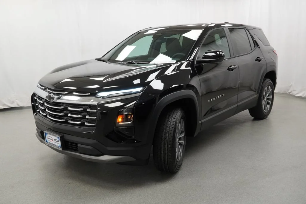 New 2027 Mosaic Black Metallic Chevrolet LT image 16