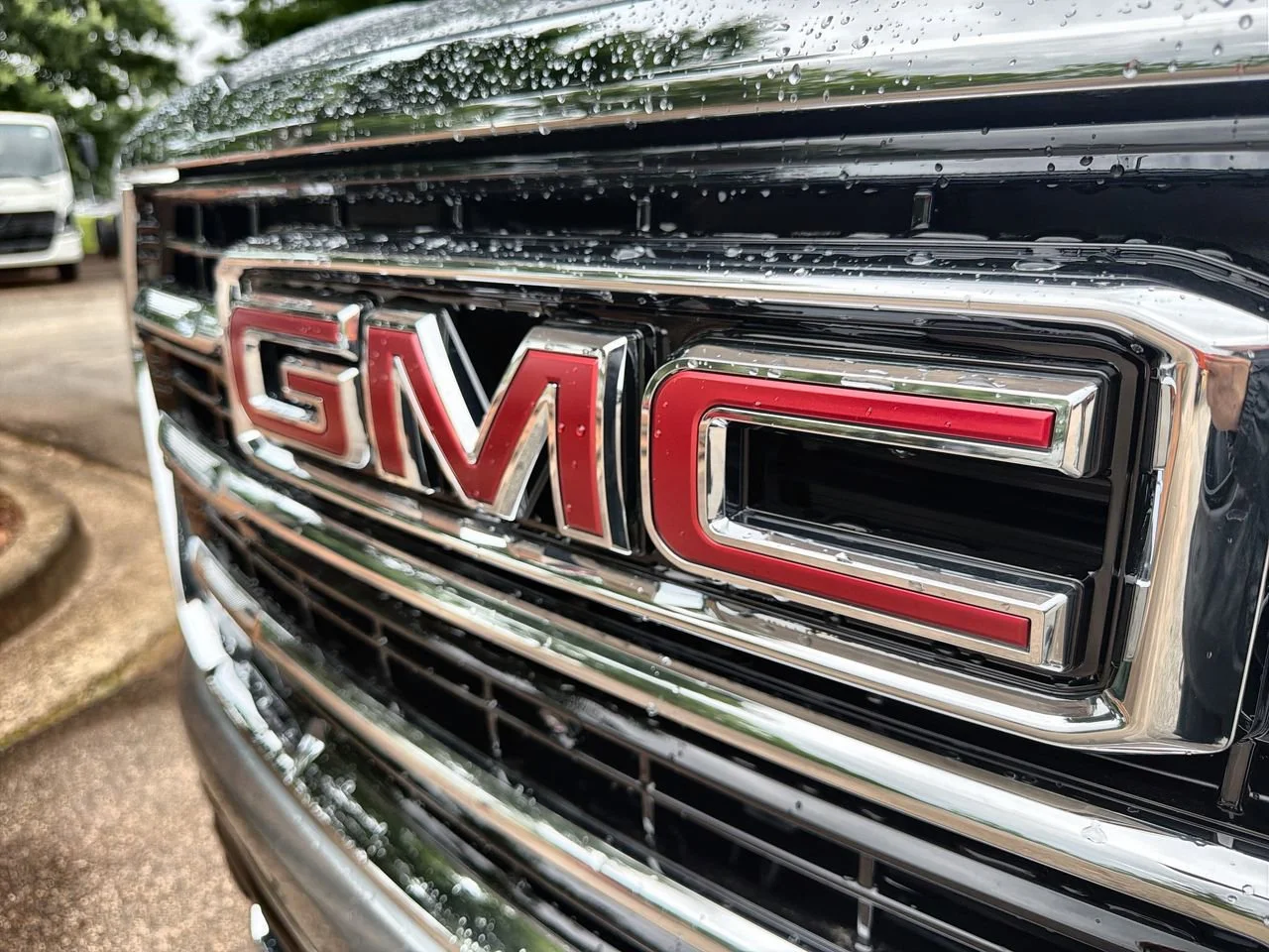 New 2026 Sterling Metallic GMC Elevation image 26