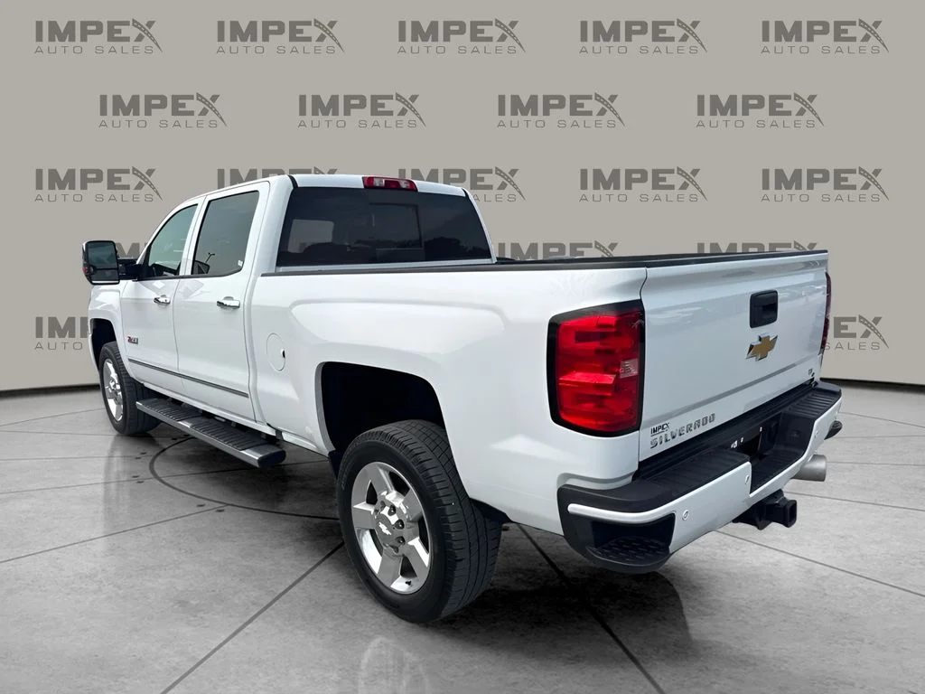 Used 2018 White Chevrolet LT image 2