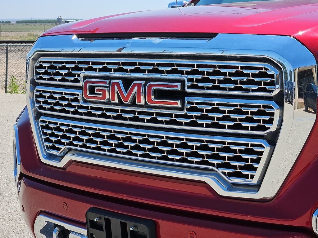 Used 2022 Red GMC Denali image 7