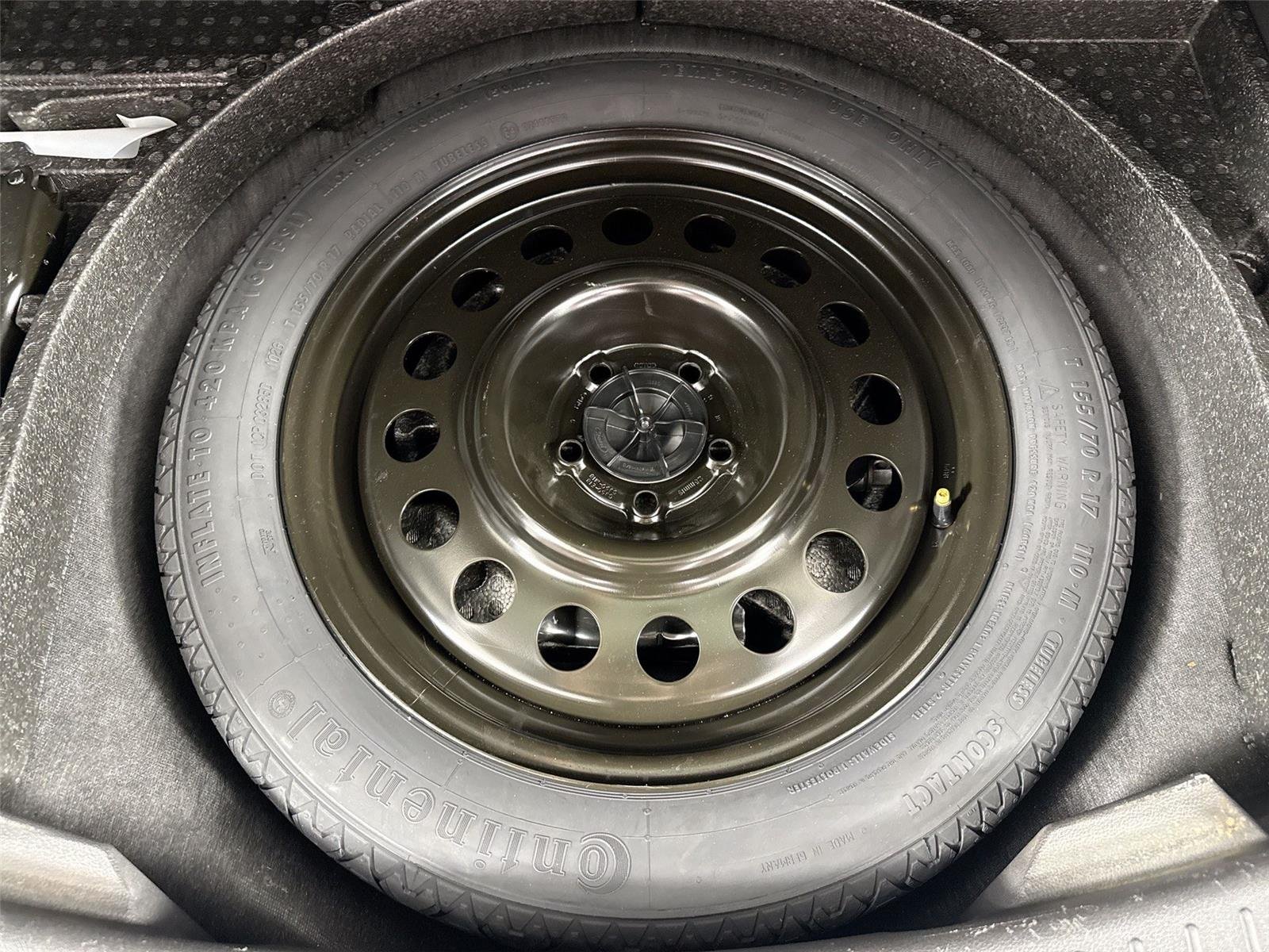 Used 2018 Ingot Silver Ford SE image 36