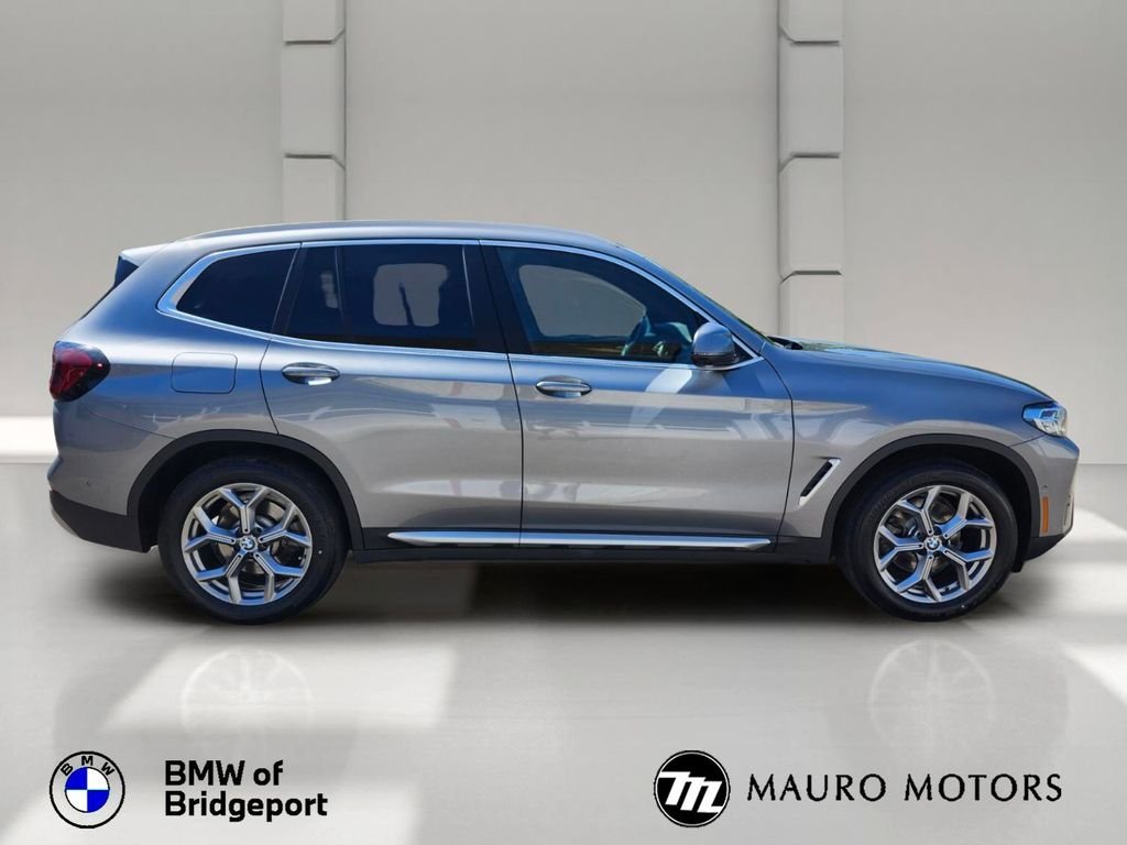 Used 2024 Gray BMW xDrive30i image 6