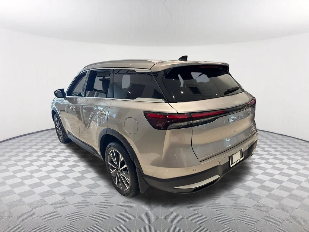 New 2027 WARM TITANIUM INFINITI Luxe FWD image 6