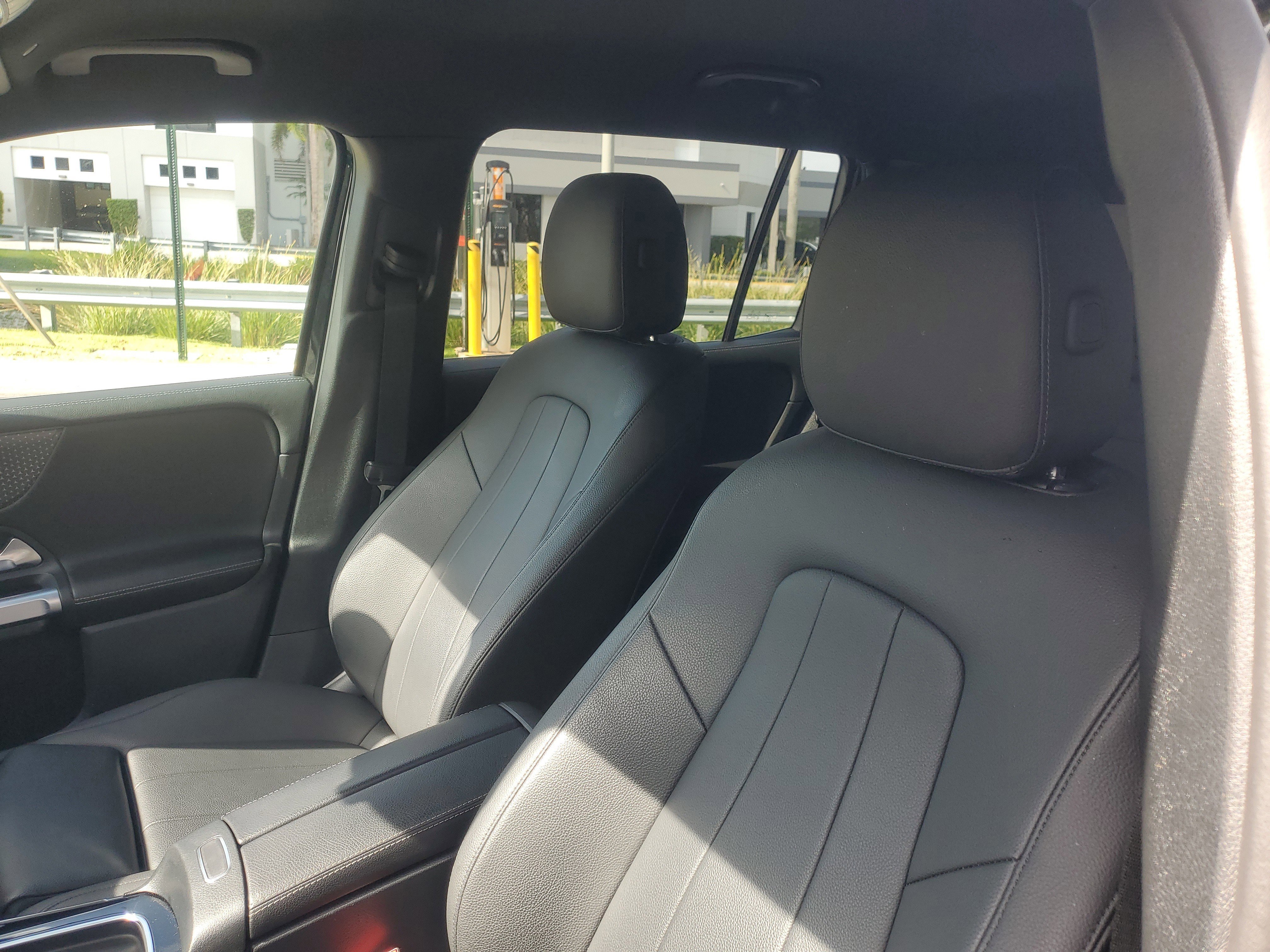 Used 2025 Black Mercedes-Benz GLB 250 image 17