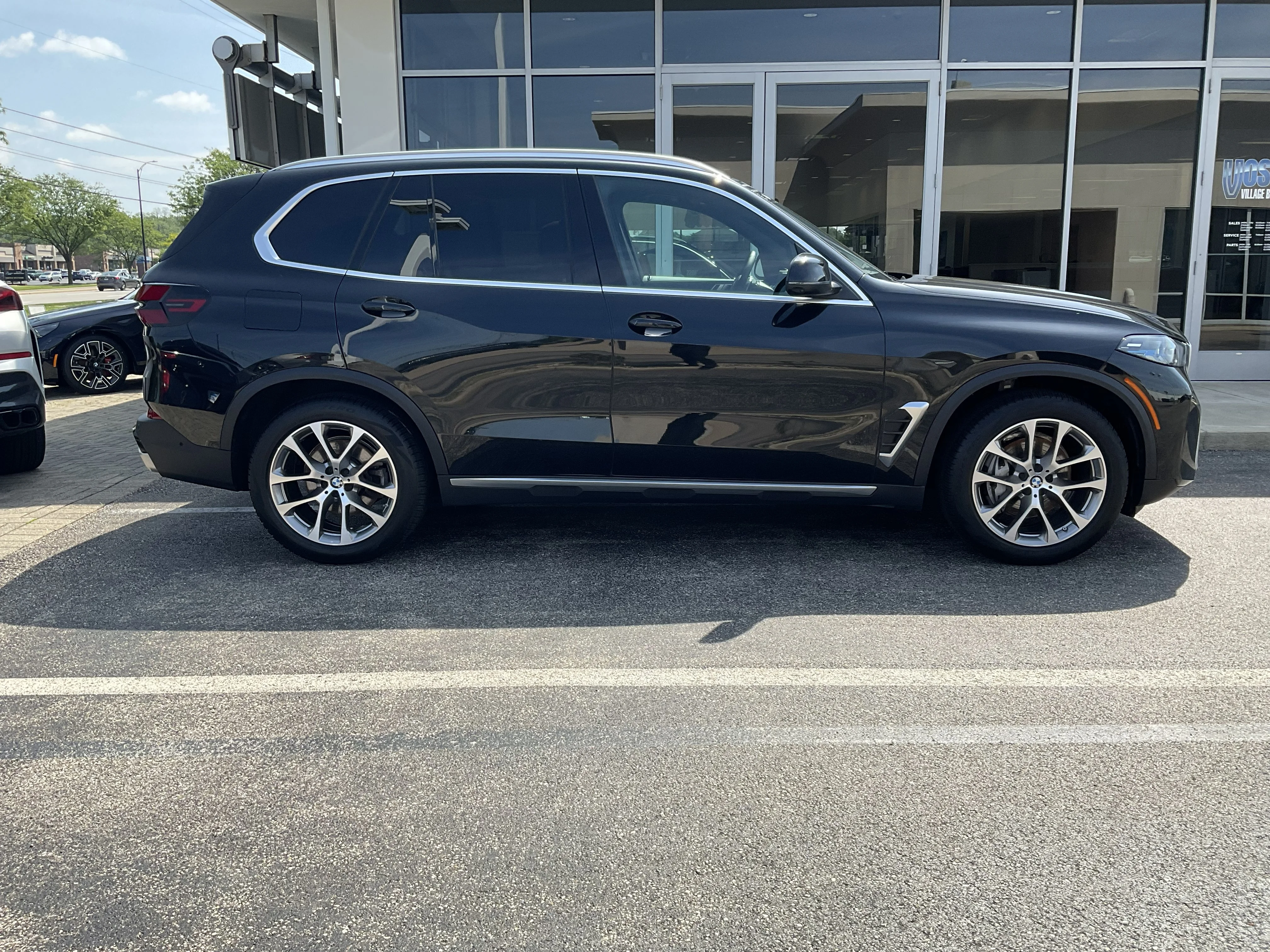 Certified Used 2024 Black Sapphire Metallic BMW xDrive40i image 10
