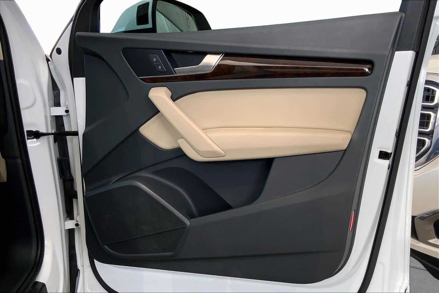 Used 2019 Ibis White Audi Premium image 23