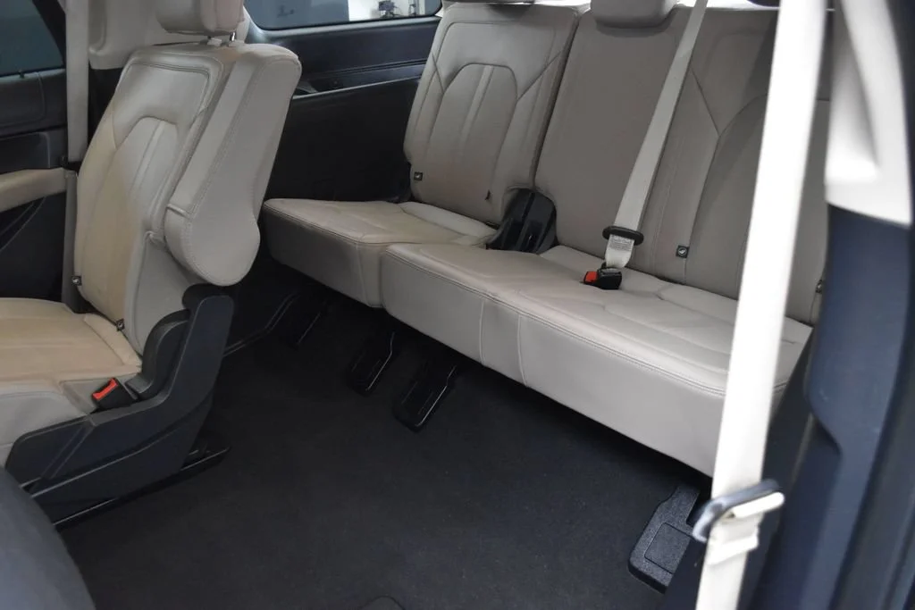 Used 2024 Black Metallic Ford Limited image 20