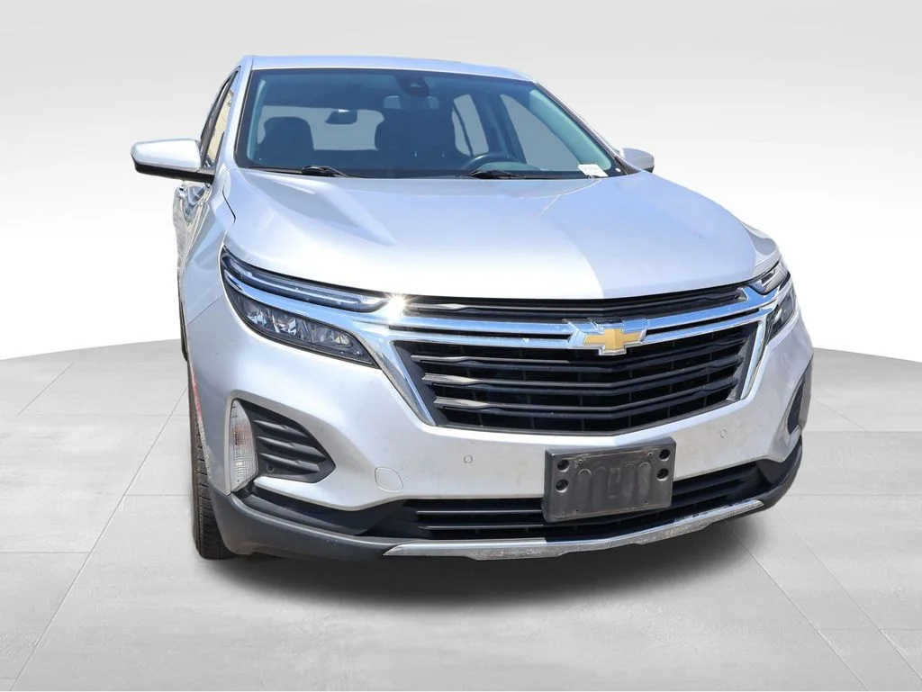 Used 2022 Silver Ice Metallic Chevrolet LT image 7