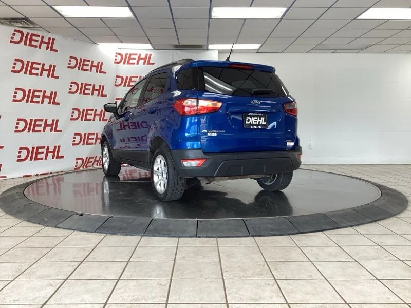 Used 2020 Blue Ford SE image 5