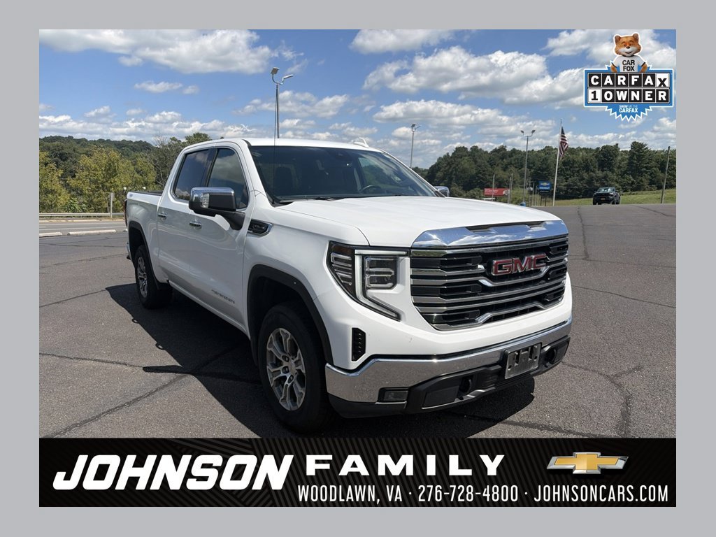 Used 2025 Summit White GMC SLT image 1