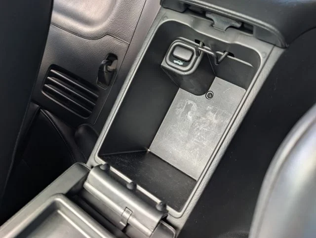 Used 2005 Sebring Silver Metallic Honda Base image 19