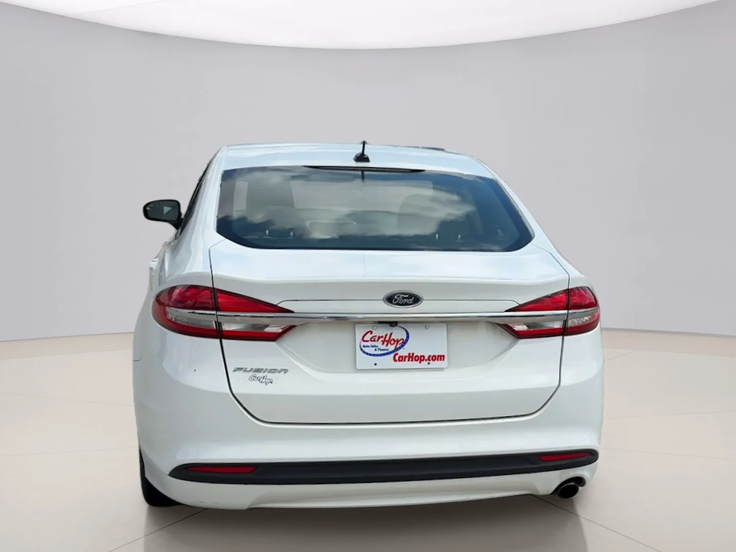 Used 2017 White Ford S image 4