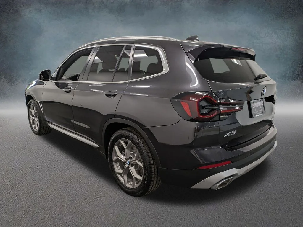 Used 2022 Gray BMW xDrive30i image 6