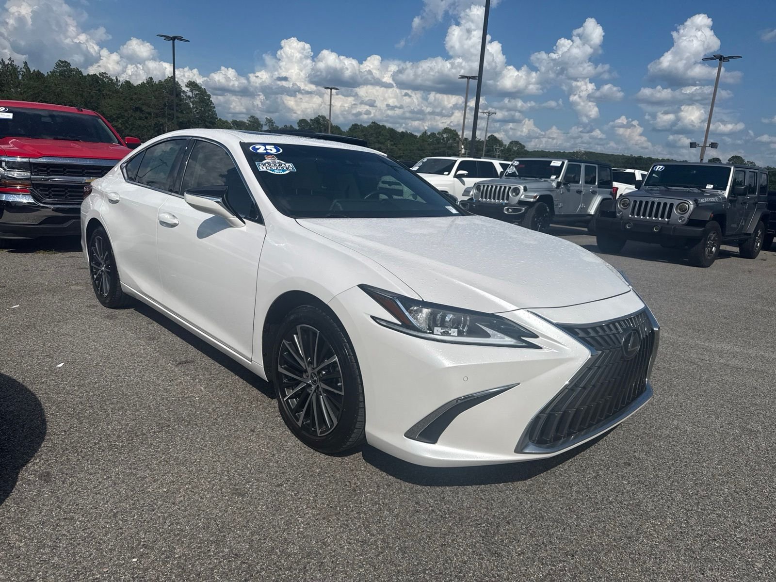 Used 2025 White Lexus 350 image 1