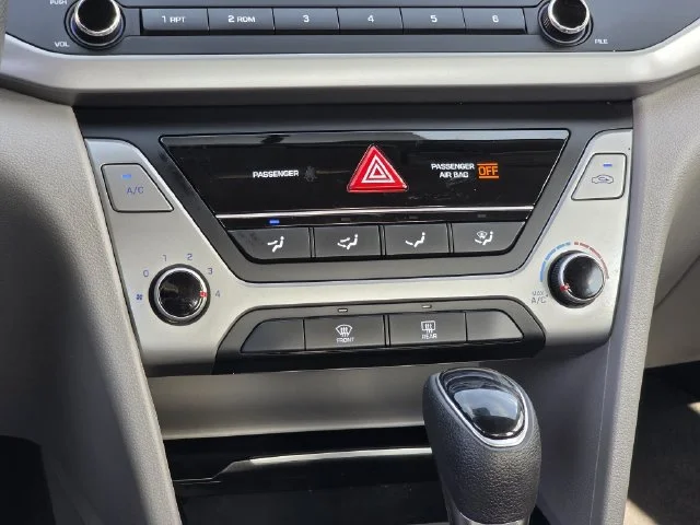 Used 2018 Symphony Silver Hyundai SE image 19