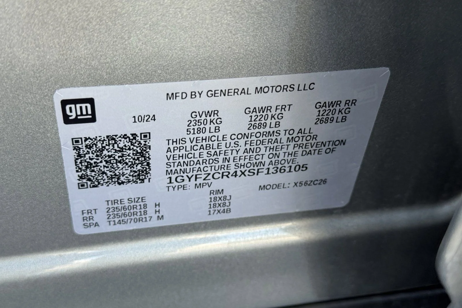Used 2025 Argent Silver Metallic Cadillac Premium Luxury image 34
