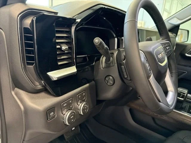 2026 GMC Sierra 1500 SLT - Photo 18